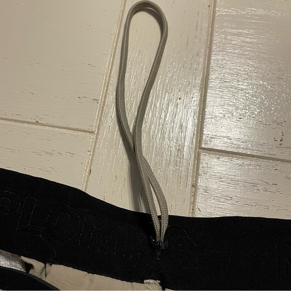 The North Face Shorts Mens Large Beige 10” Nylon Stow Pocket Hiking Fishing Camp - Picture 6 of 11